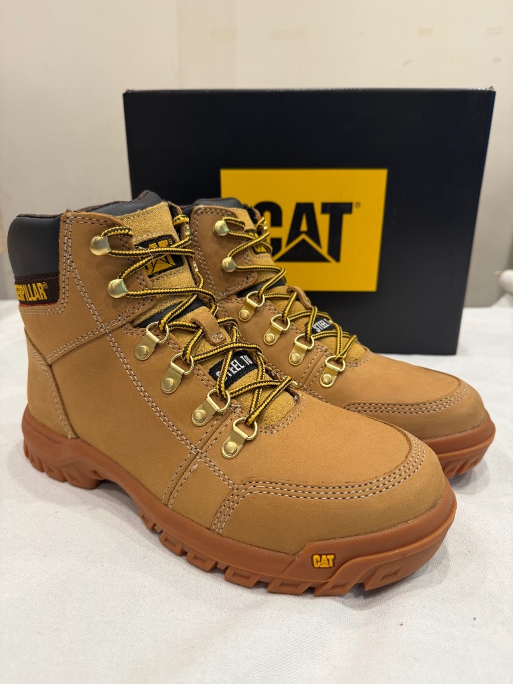 CAT Outline St Steel Toe Color Honey Rest Size 9.5